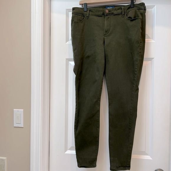 OLD NAVY Rockstar mid-rise jeans in olive green - Picture 2 of 4